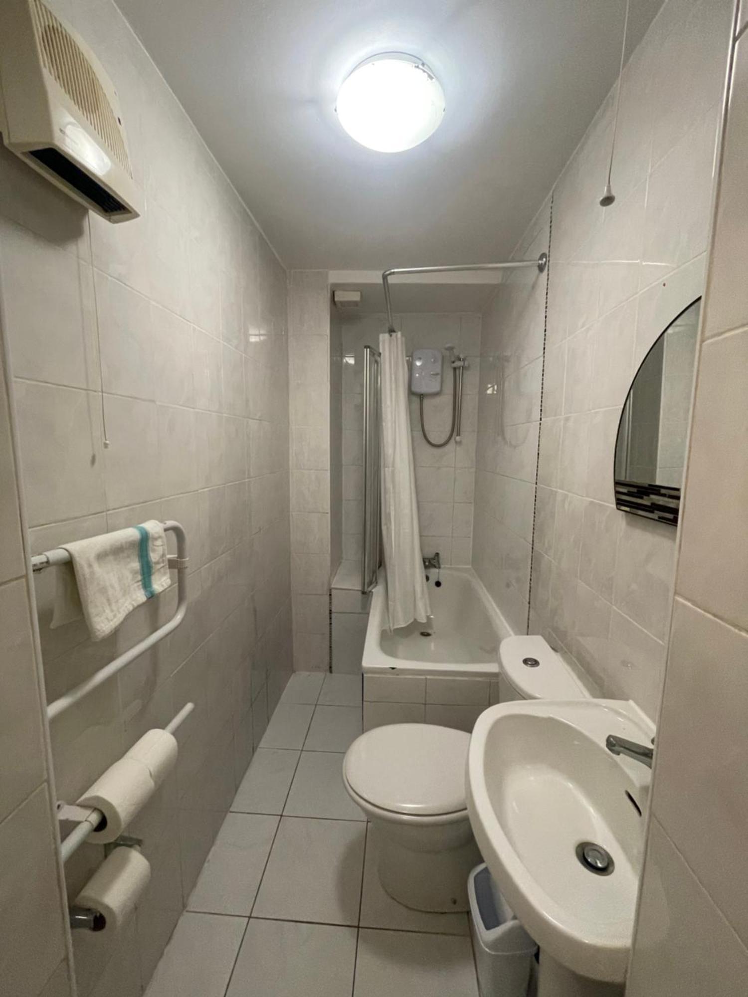 Chamberlayne Inn Лондон Екстериор снимка