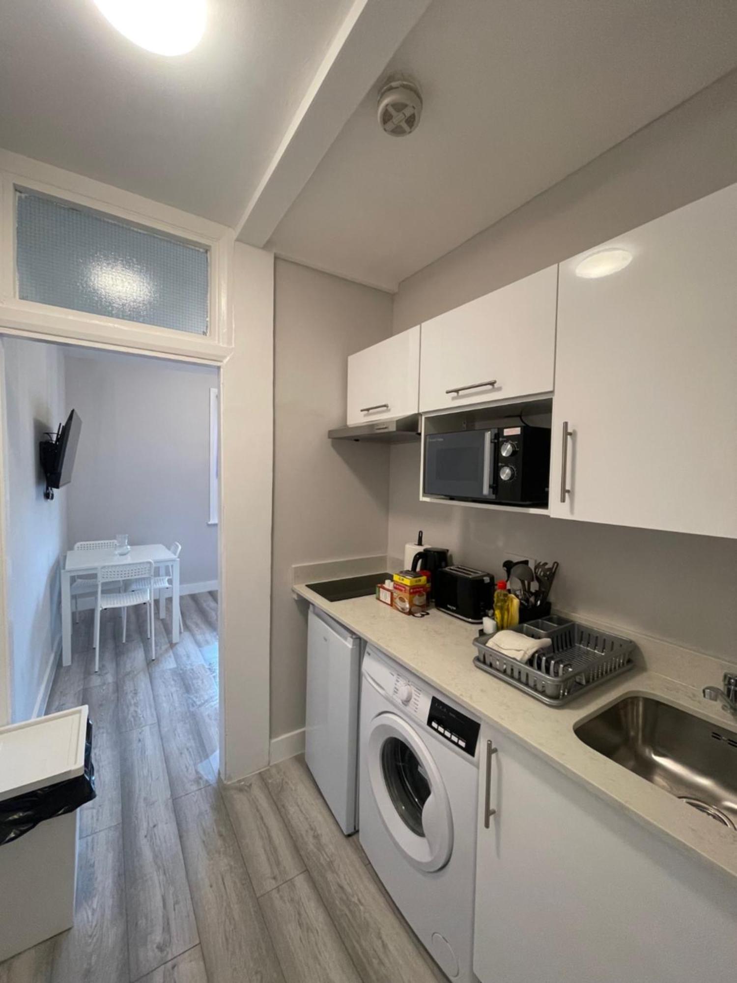 Chamberlayne Inn Лондон Екстериор снимка