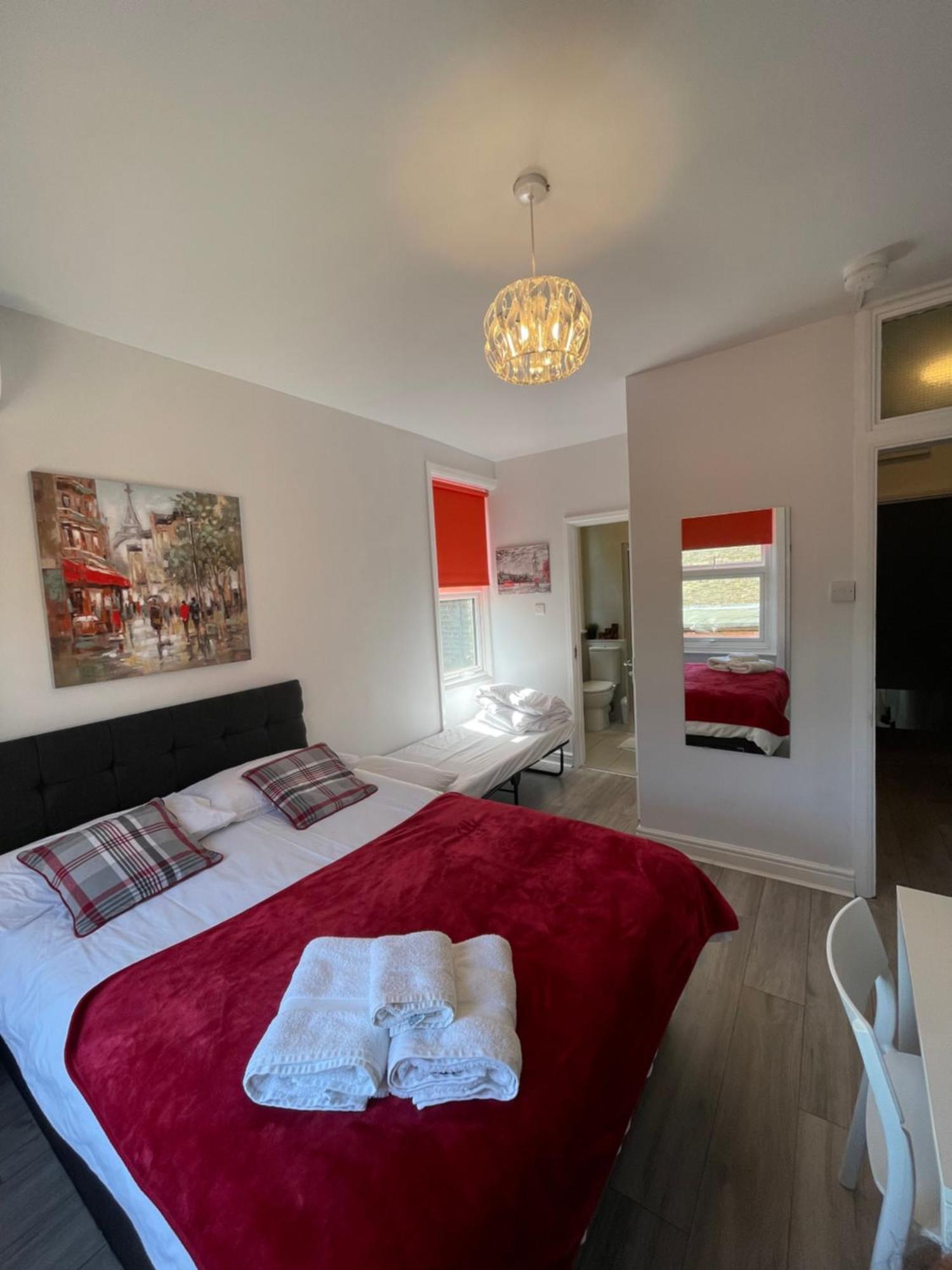 Chamberlayne Inn Лондон Екстериор снимка